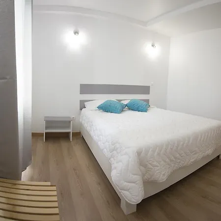 Aparthotel Pix *
